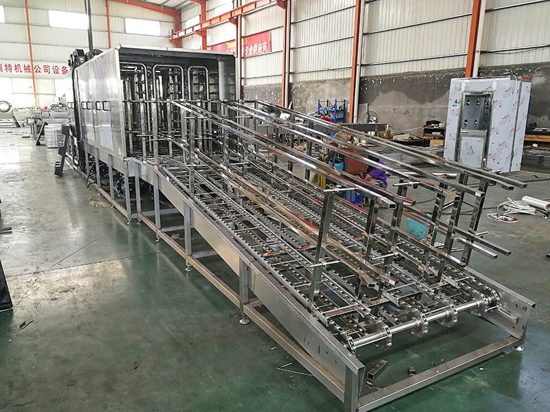 XT-20立式托盤清洗風干機（入料裝置）.jpg