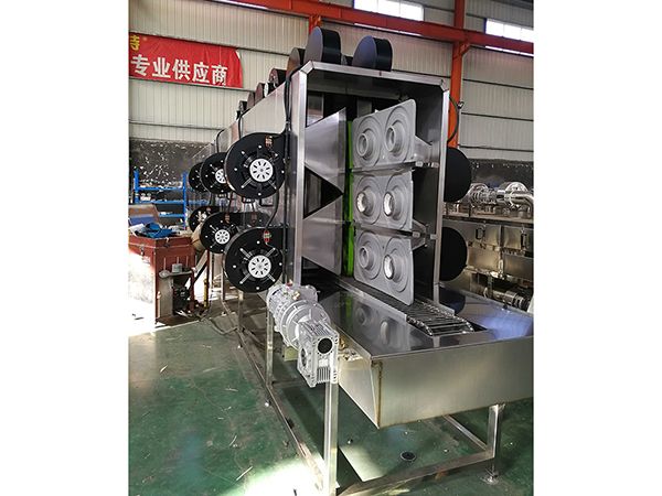 立式汽車配件模具盒清洗風干機2.jpg